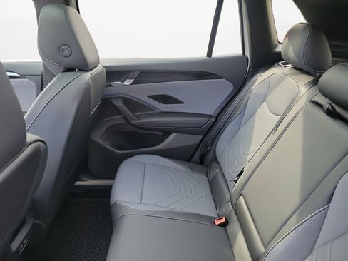 New 2026 Volkswagen Tiguan SE R-Line image 13