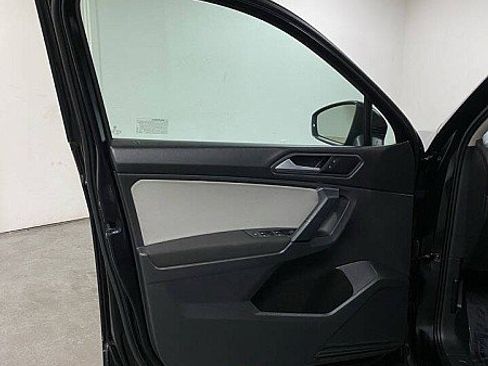 Used 2019 Volkswagen Tiguan S image 10
