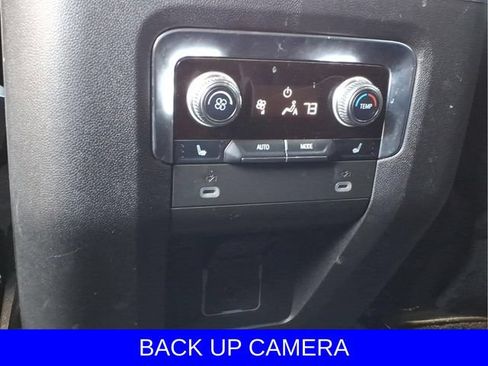 Used 2023 GMC Yukon SLT w/ SLT Luxury Package AWD/4WD image 19