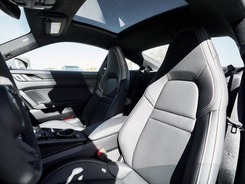 Used 2025 Porsche 911 Carrera 4 GTS w/ Premium Package image 37