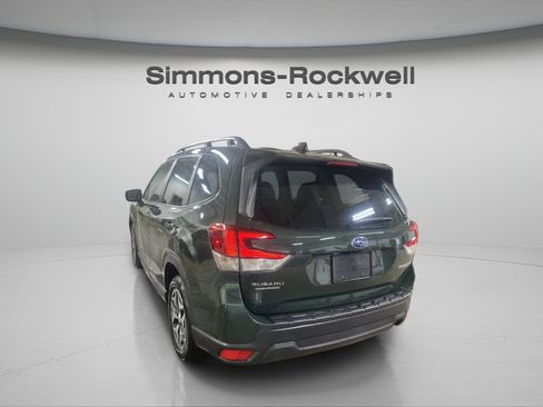 Used 2024 Subaru Forester Premium AWD/4WD image 3