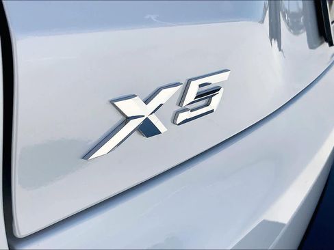 Used 2022 BMW X5 xDrive40i w/ Premium Package image 28