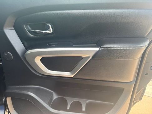 Used 2017 Nissan Titan PRO-4X w/ Pro-4x Convenience Package image 21