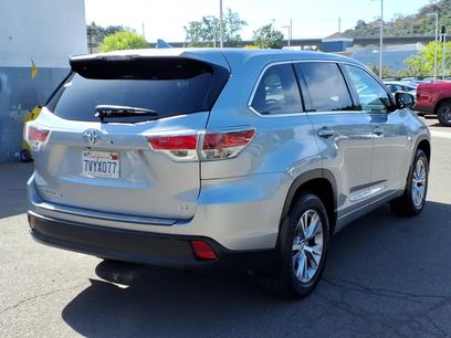 Used 2016 Toyota Highlander LE