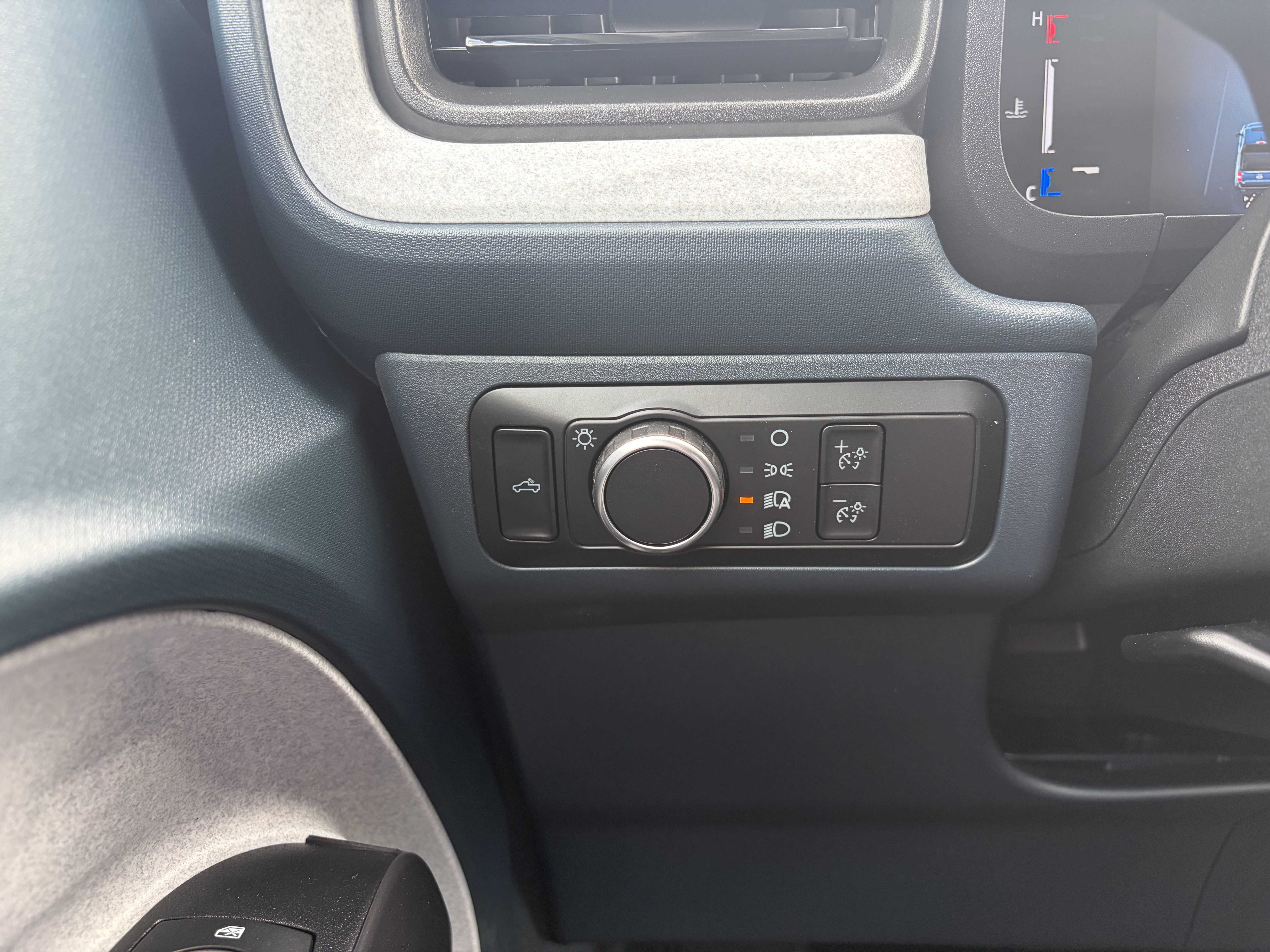 New 2026 Ford Maverick XLT w/ XLT Luxury Package FWD image 15