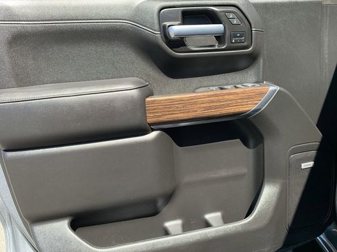 Used 2021 Chevrolet Silverado 1500 High Country w/ Technology Package image 16