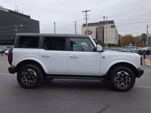 Used 2024 Ford Bronco Outer Banks image 6