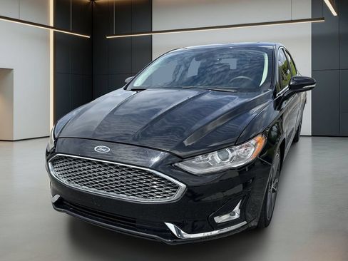 Used 2020 Ford Fusion Titanium AWD/4WD image 11