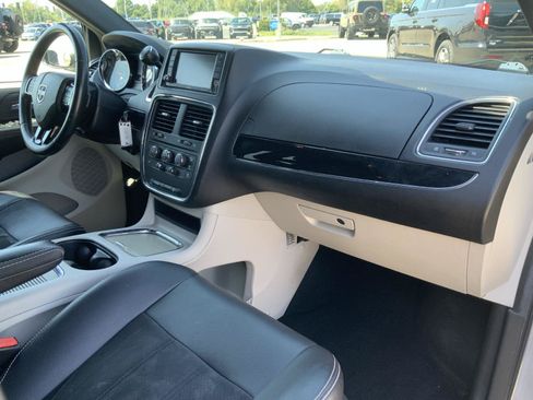 Used 2019 Dodge Grand Caravan SXT FWD image 49