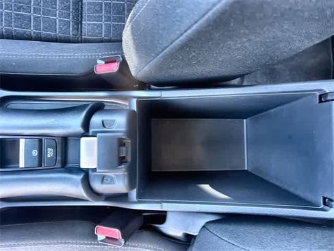 Certified 2025 Honda HR-V LX image 27