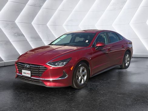 Used 2023 Hyundai Sonata SE w/ Preferred Accessory Package image 3