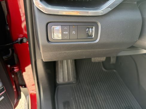 New 2026 GMC Acadia Elevation image 32