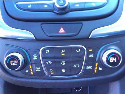 Used 2021 Chevrolet Equinox LT AWD/4WD image 17