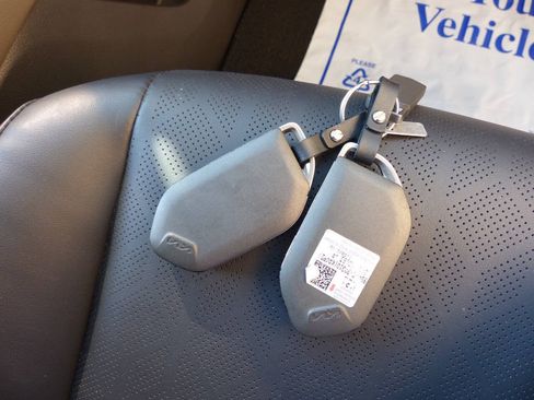 Used 2025 Kia Carnival EX FWD image 67