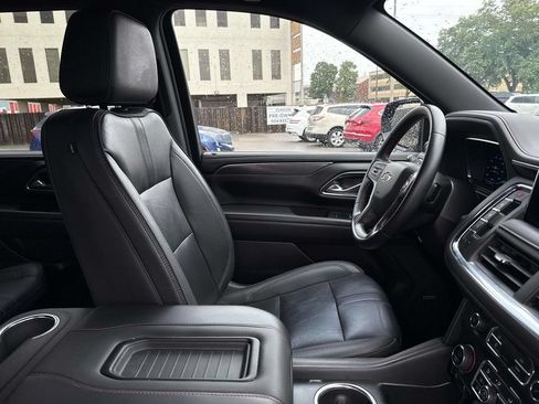 Used 2024 Chevrolet Suburban RST RWD image 11
