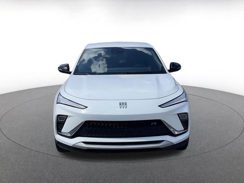 Used 2025 Buick Envista Sport Touring image 3