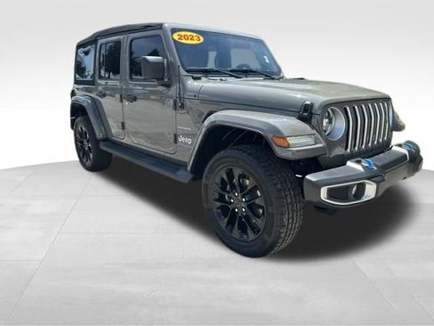 Used 2023 Jeep Wrangler Unlimited Sahara w/ Cold Weather Group AWD/4WD image 10