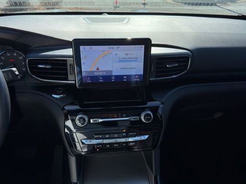 Used 2023 Ford Explorer ST-Line w/ Class IV Trailer Tow Package image 2