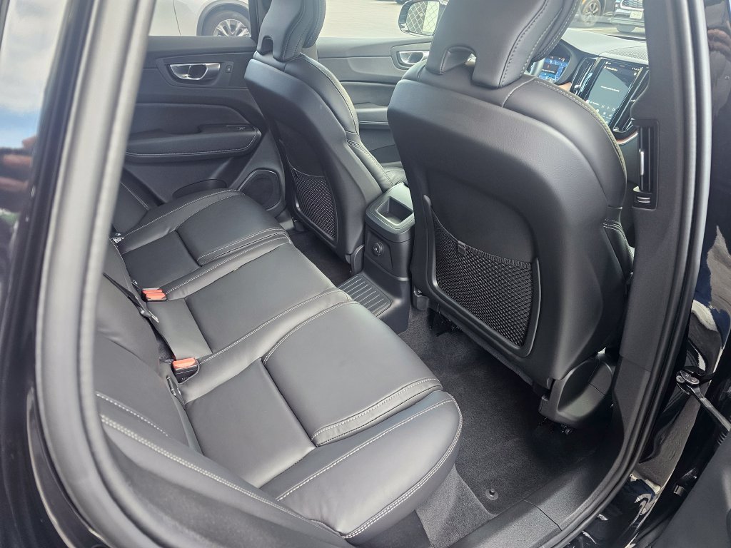 Certified 2024 Volvo XC60 T8 Ultimate AWD/4WD image 6