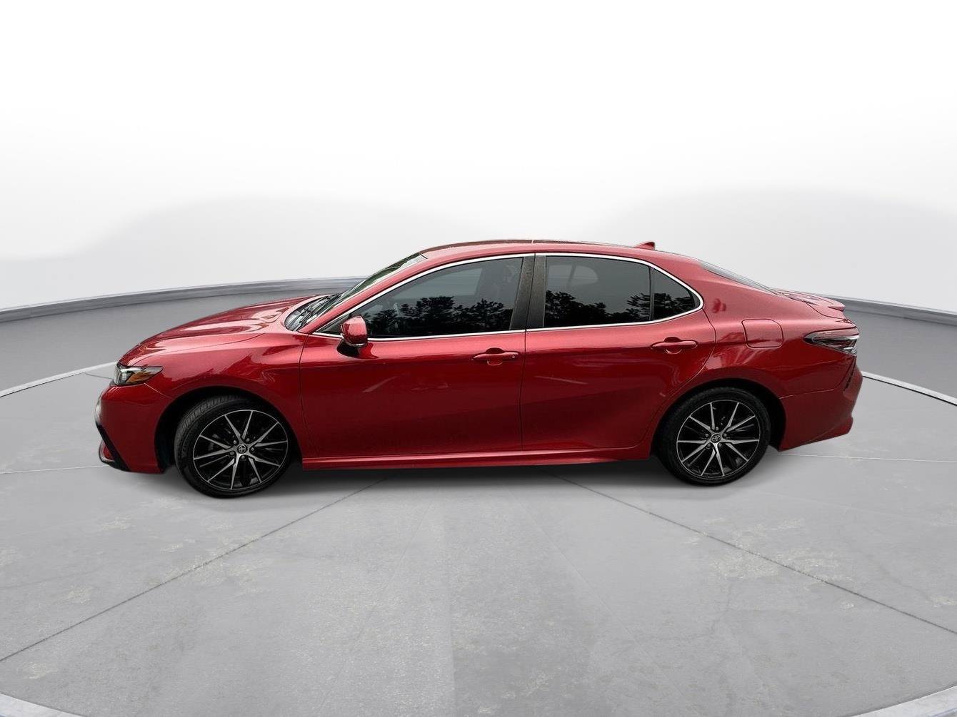 Certified 2022 Toyota Camry SE FWD image 9