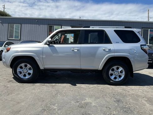 Used 2021 Toyota 4Runner SR5 image 5