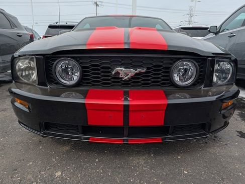 Used 2005 Ford Mustang GT image 14