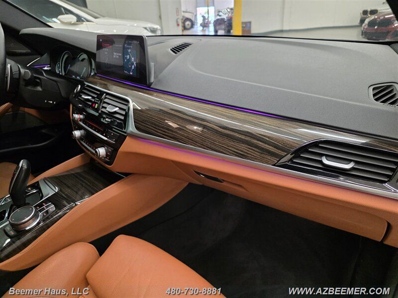 Used 2019 BMW 540i w/ M Sport Package RWD image 32