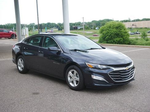 Used 2022 Chevrolet Malibu LS w/ Driver Confidence Package II FWD image 3