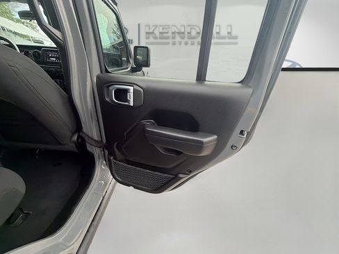 Used 2023 Jeep Wrangler Unlimited Sport AWD/4WD image 27