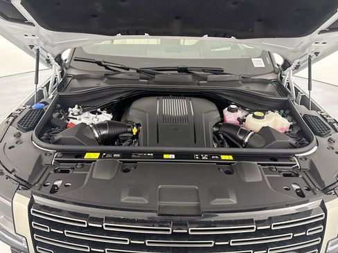 New 2026 Land Rover Range Rover SE image 30