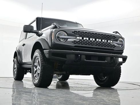 Used 2023 Ford Bronco Badlands image 41