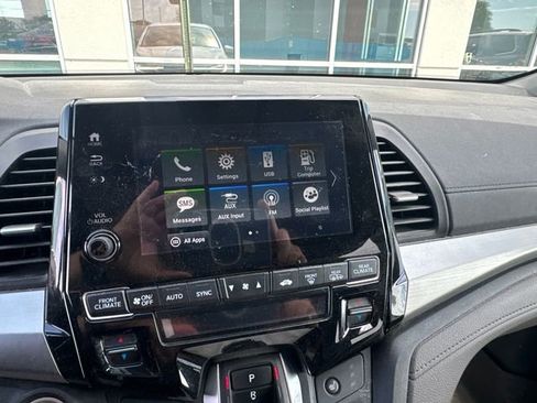 Used 2018 Honda Odyssey EX-L image 24
