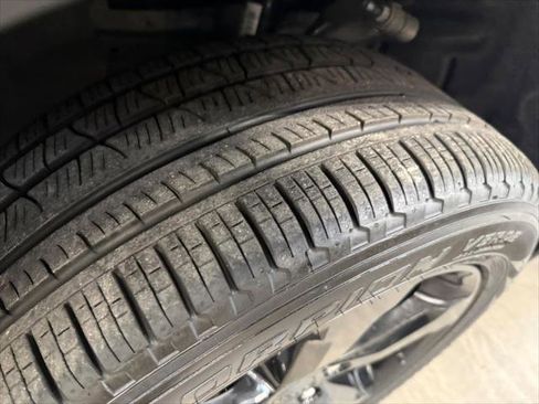 Certified 2025 Jeep Grand Cherokee Limited w/ Luxury Tech Group II image 29