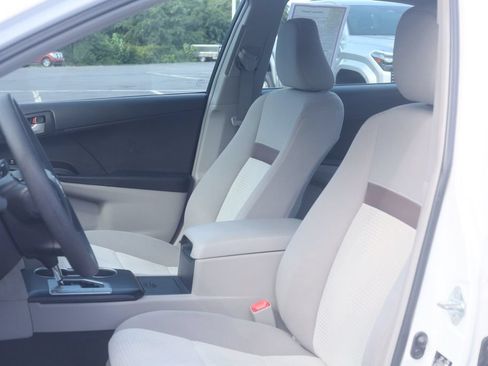 Used 2012 Toyota Camry LE FWD image 14