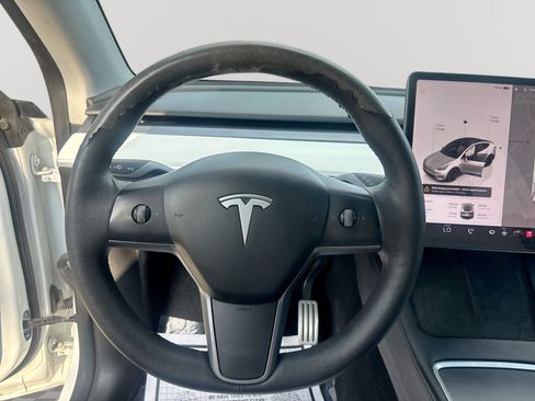 Used 2022 Tesla Model Y Performance AWD/4WD image 11