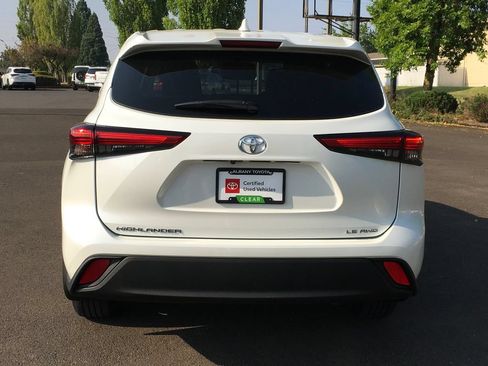 Used 2020 Toyota Highlander LE AWD/4WD image 5
