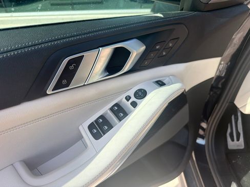 Used 2021 BMW X5 xDrive40i w/ M Sport Package AWD/4WD image 16