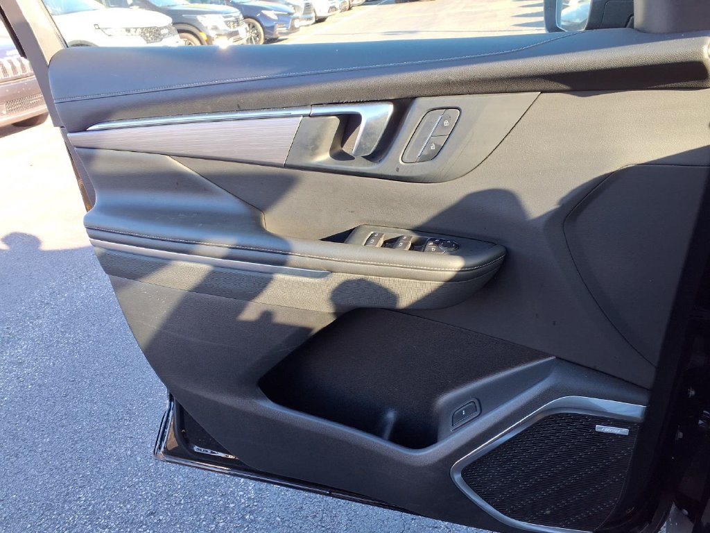 Used 2025 Buick Enclave Preferred FWD image 22