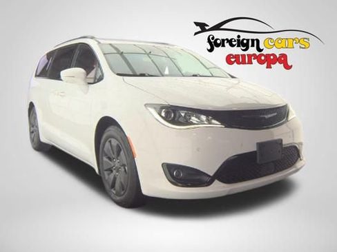 Used 2020 Chrysler Pacifica Limited w/ Quick Oder Package 2EV RED-S image 2