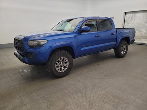 Used 2016 Toyota Tacoma SR5 w/ SR5 Appearance Package (SN) image 2