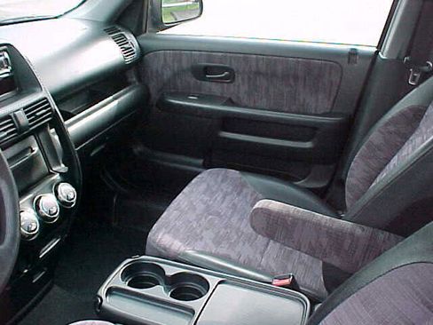 Used 2003 Honda CR-V LX image 13