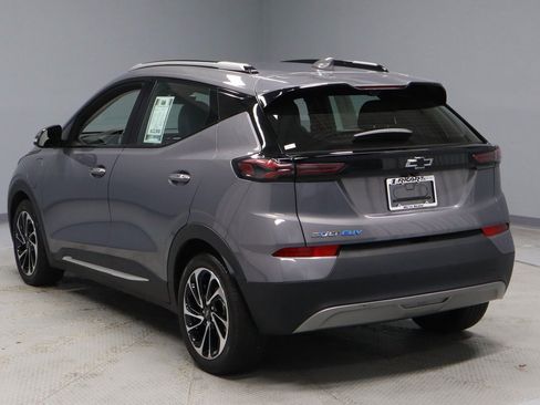 Used 2022 Chevrolet Bolt EUV Premier image 8