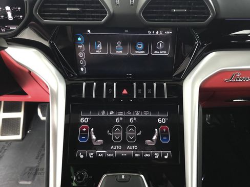 Used 2023 Lamborghini Urus S AWD/4WD image 16