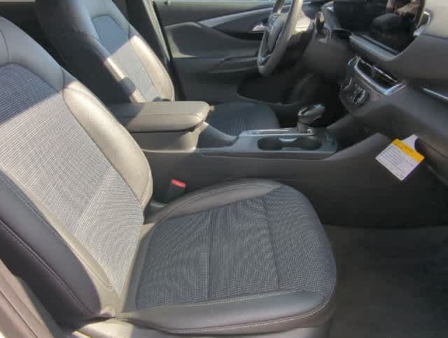 Used 2026 Buick Envista Preferred FWD image 21