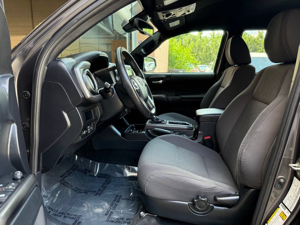 Used 2019 Toyota Tacoma TRD Off-Road w/ Technology Package AWD/4WD image 10