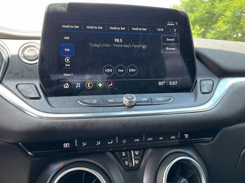 Used 2023 Chevrolet Blazer LT FWD image 17