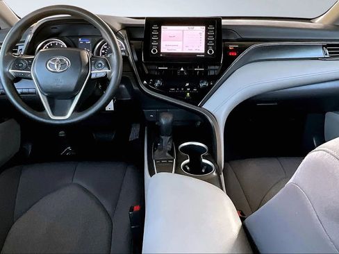 Used 2022 Toyota Camry LE FWD image 7