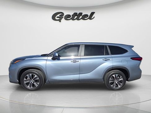 Used 2023 Toyota Highlander XLE image 8