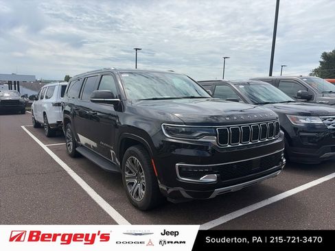 Used 2024 Jeep Wagoneer L Series II w/ Flexible Seating Group AWD/4WD image 1