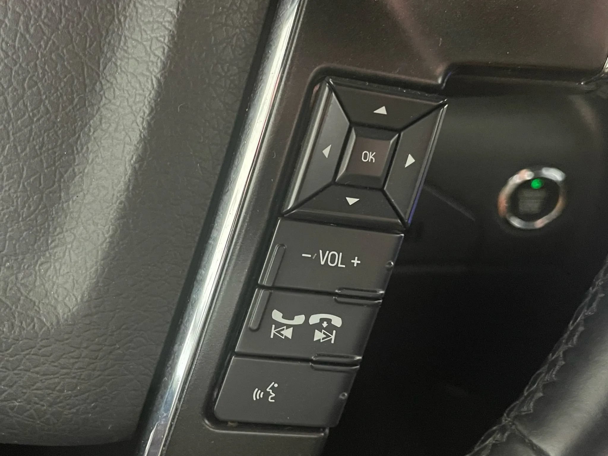 Used 2015 Lincoln Navigator 2WD image 11